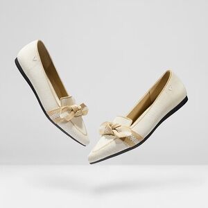 Vivaia Michelle 2.0 Pointed-Toe Bow Loafers Flats Cream women’s Sz 5.5